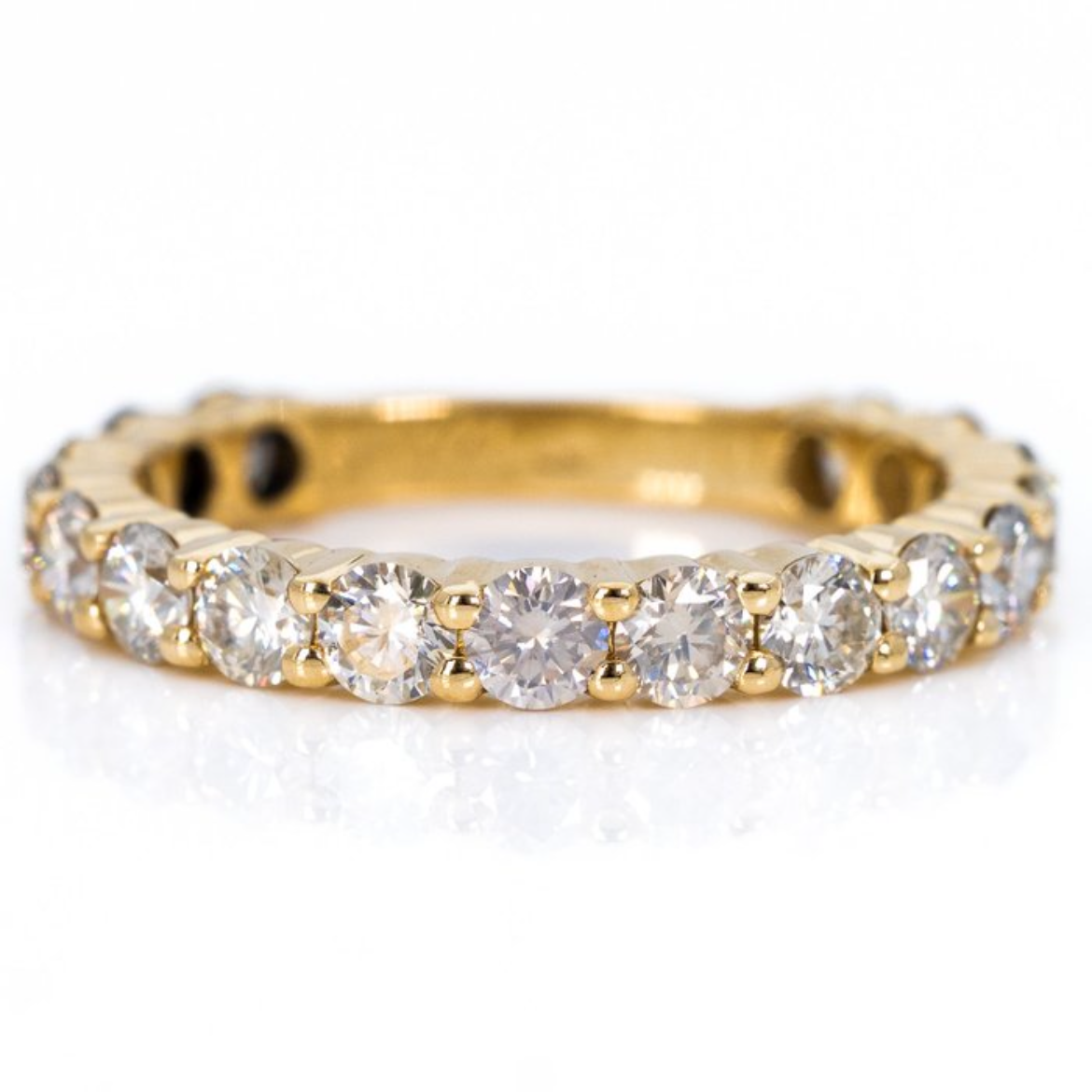 14kt Gelbgoldring mit natürlichen Diamanten und Zertifikat