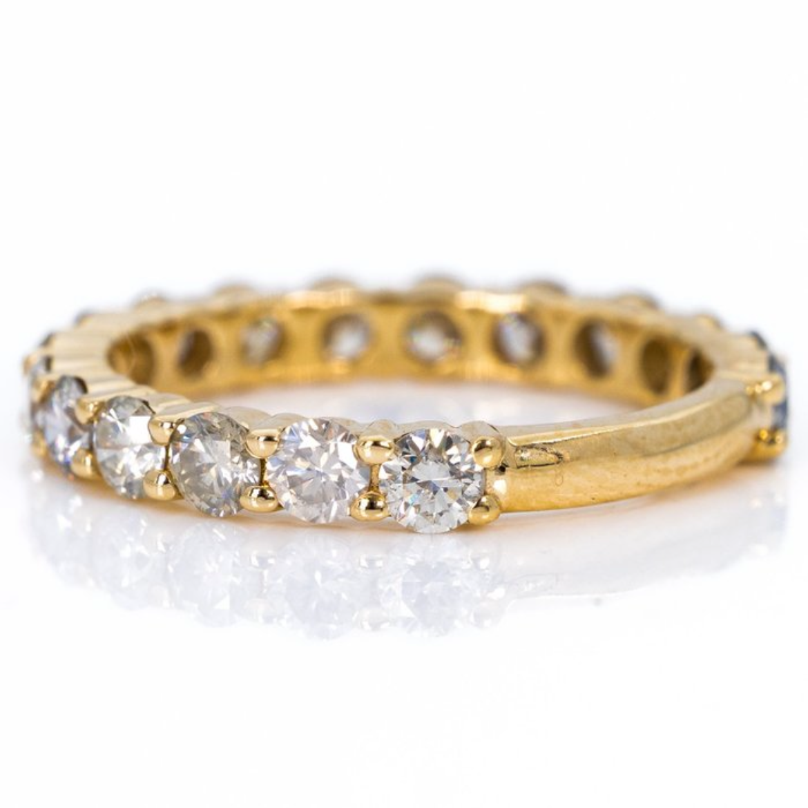 14kt Gelbgoldring mit natürlichen Diamanten und Zertifikat